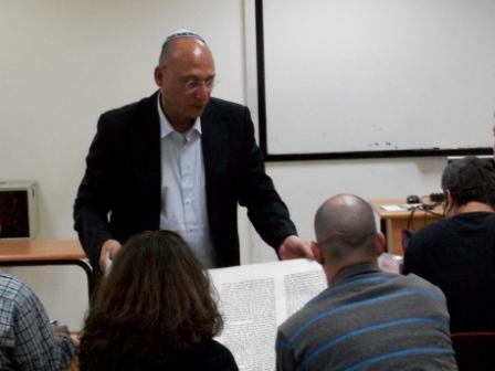 ספר תורה | סדנה של סופר סת"ם לבר מצווה